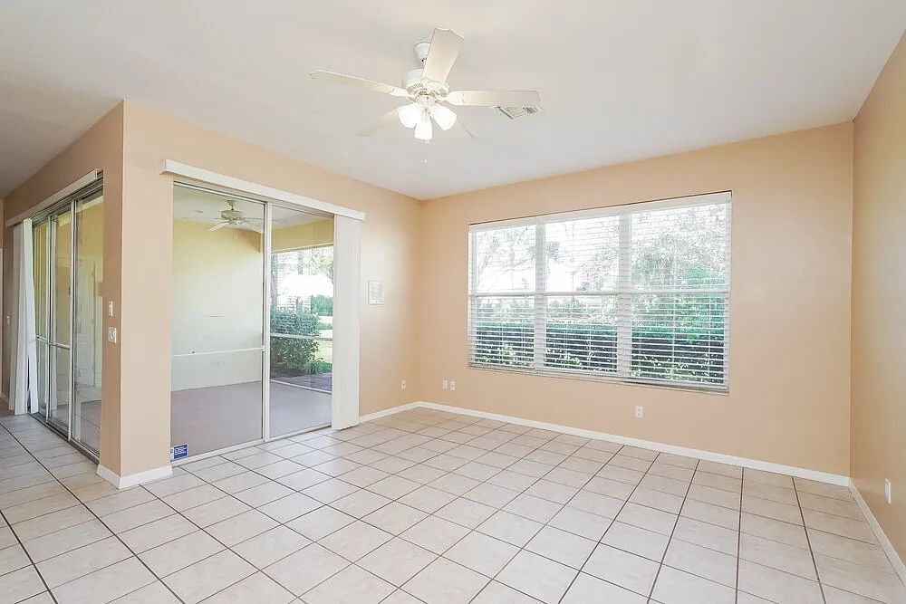 3 bed, 2.0 bath, 1854 sqft, $2,400 — Photo 4