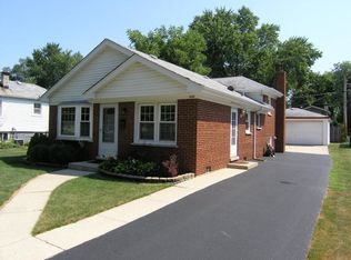 433 N Addison Rd, Villa Park, IL 60181