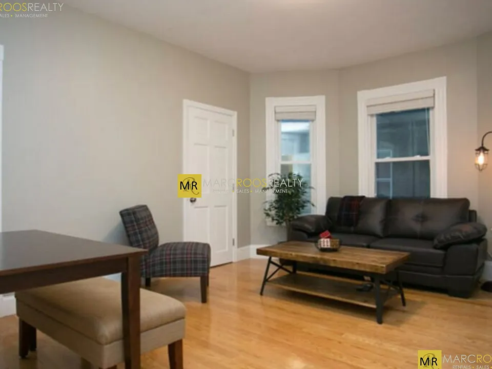 7 Story St #2