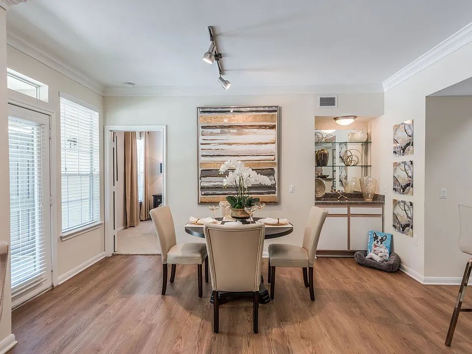 Reserve @ Fountain Lake apartments community photo