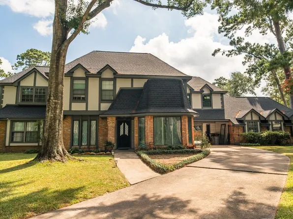 8203 Ash Valley Dr, Spring, TX 77379
