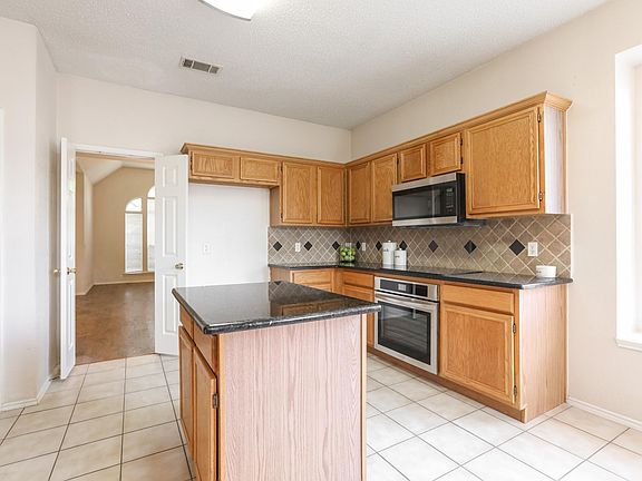 5th image of 206 Howley Ct
