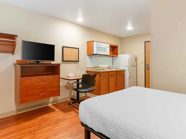 Studio Suite - 1 Full Bed