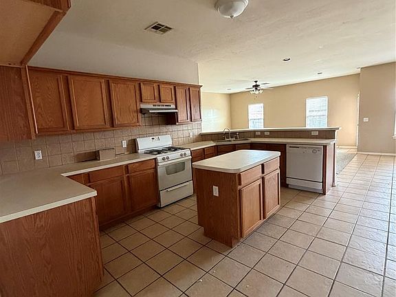 3rd image of 6920 Freedom Ave