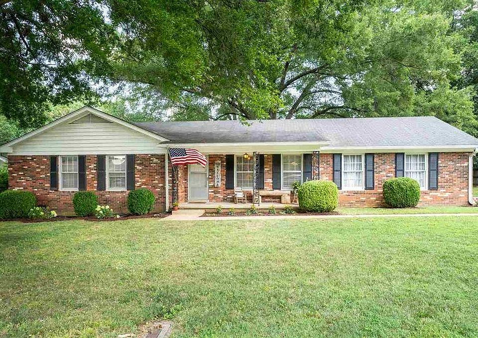 1st image of 83 Lesa Dr