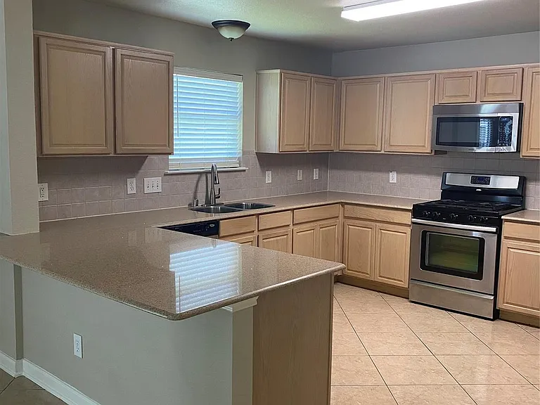 6614 Providence View Ln — Photo 4