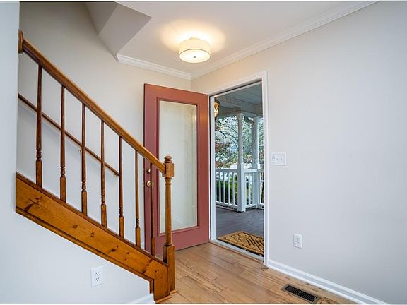 5th image of 144 Cypress Dr