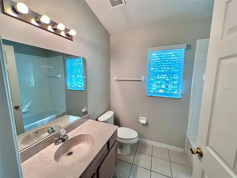 70 Wellesley Ln — Photo 22