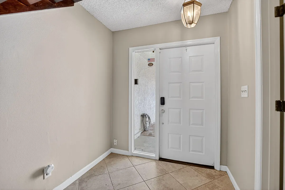 Building Photo - 243 NW 45th Ave #243
