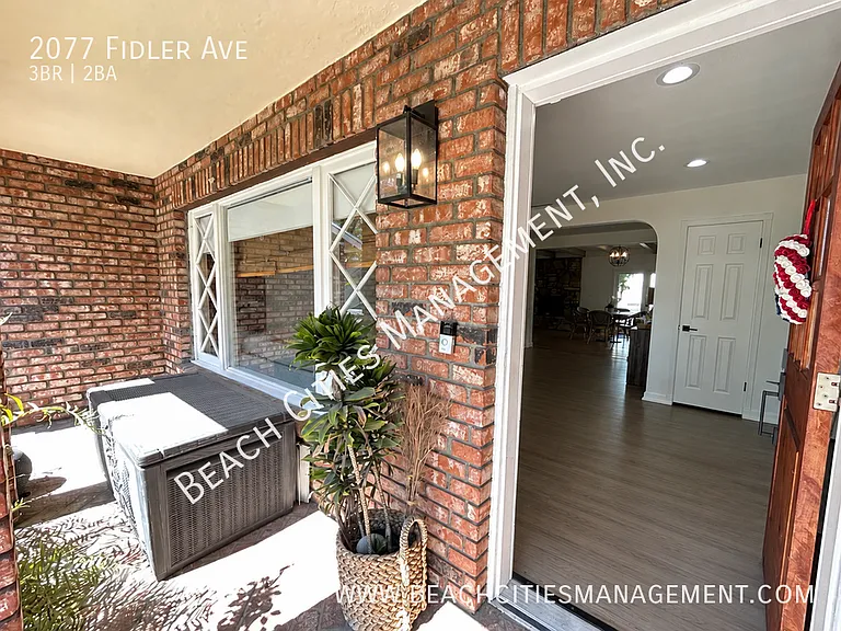 2077 Fidler Ave — Photo 3