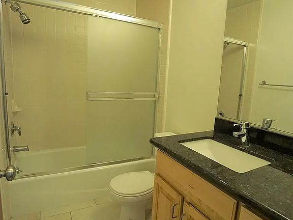 3rd image of 1320 N Citrus Ave #101