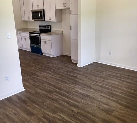 4th image of 711 Admiral Gravely Blvd