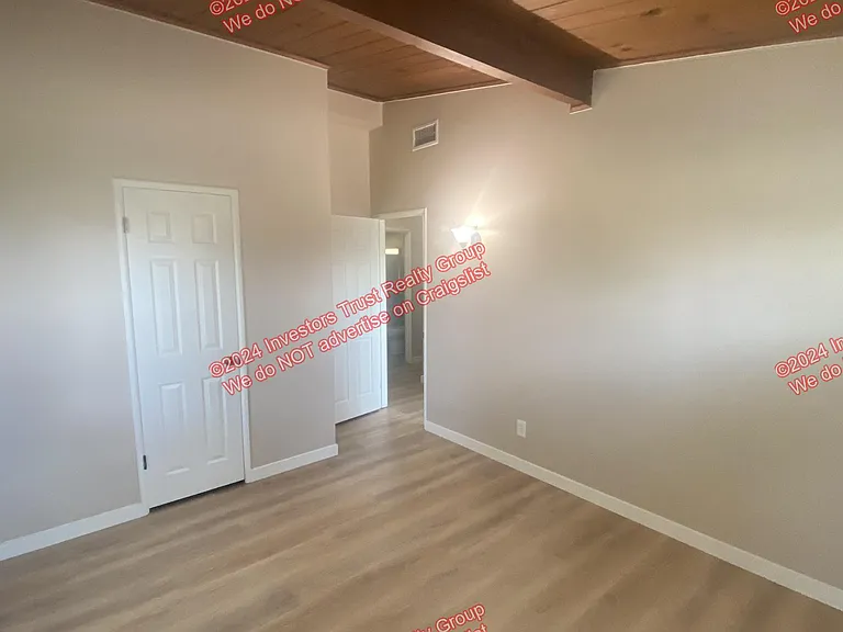 703 E Linfield St — Photo 28