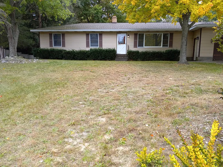 4661 S Sheridan Rd — Photo 1