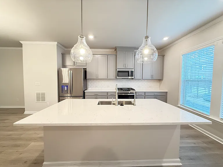 3756 Davis Cir — Photo 12