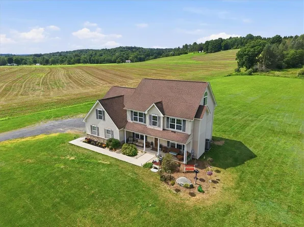 707 Gilbert Rd, Gilbert, PA 18331