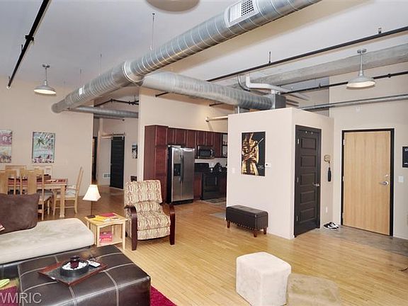 4th image of 500 Erie St Unit 6