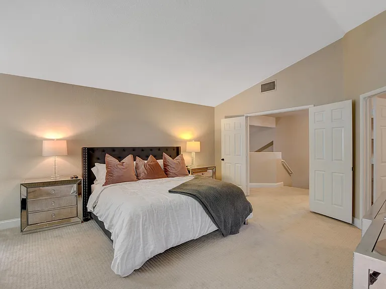 9205 Sandy Shores Dr — Photo 47