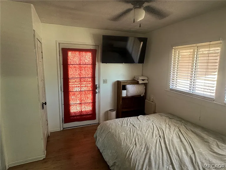 208 E Mountain View Blvd — Photo 9