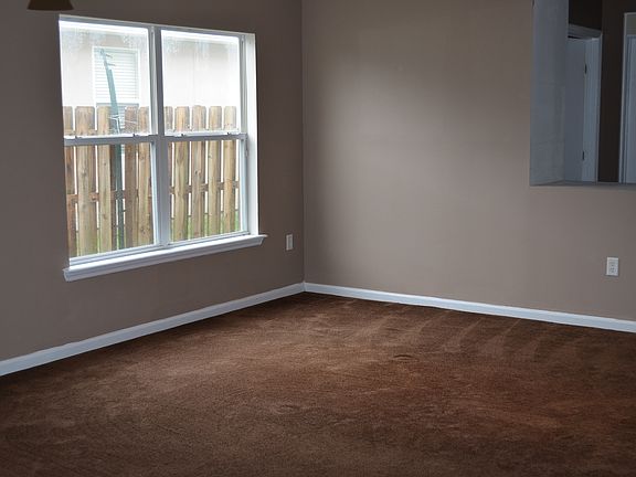 4th image of 75113 Ravenwood Dr