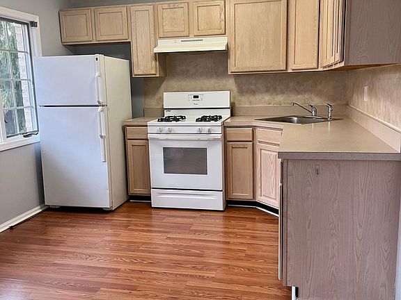 5th image of 265 Kramer Ave