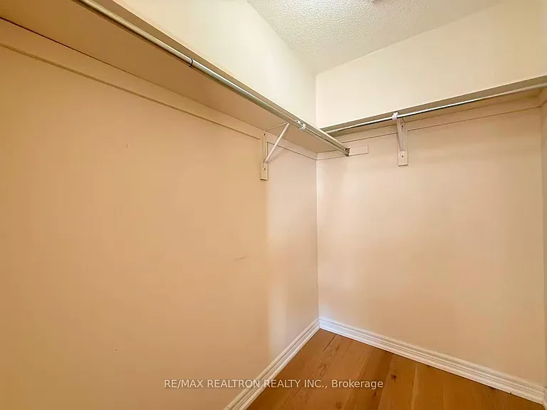 7 Hyacinth St — Photo 21