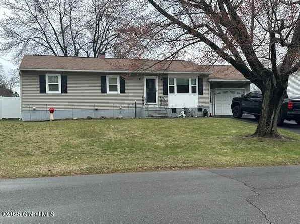 3 Elgin Street, Colonie, NY 12205