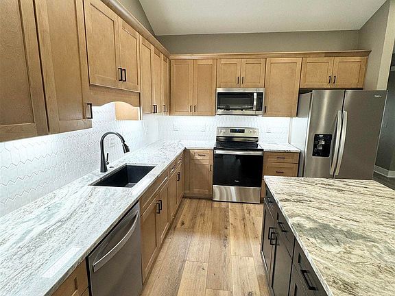 4th image of 1419 Claridge Pl #A & B