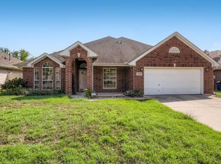 3704 Regency Cir, Fort Worth, TX 76137