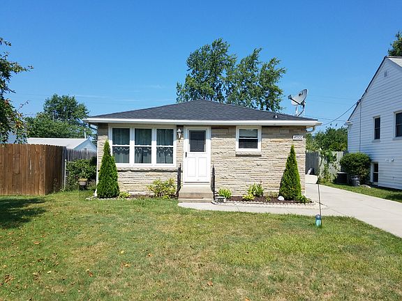 2nd image of 4966 Chapman Pkwy