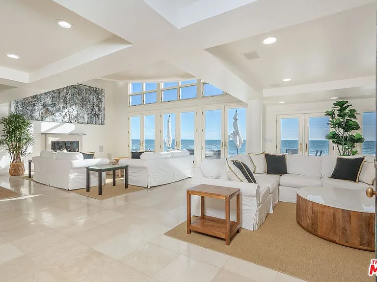 24456 Malibu Rd — Photo 8