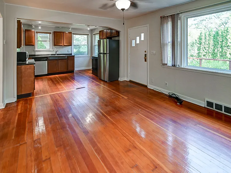 1404 Wyldhaven Ave — Photo 20