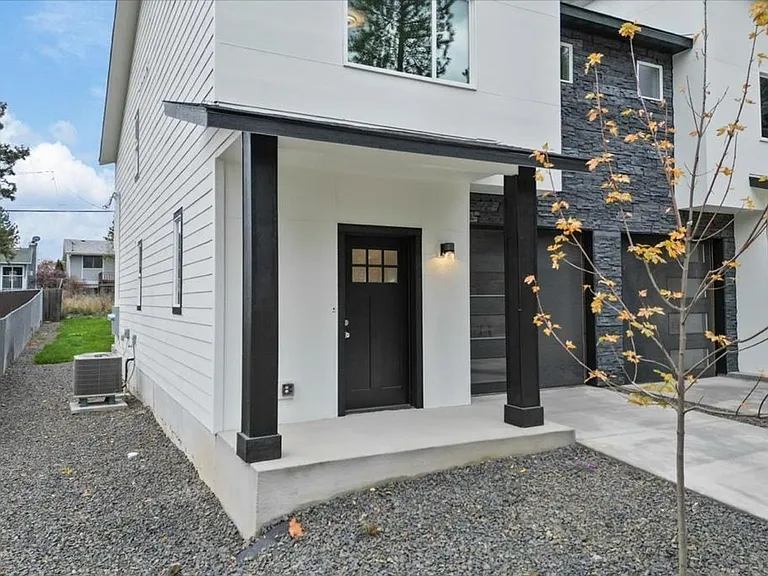 4237 E Pratt Ave — Photo 3