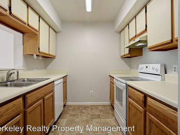 5th image of 3843 Staffordshire Ln