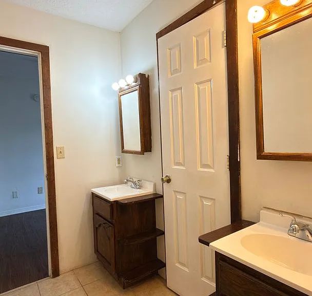 225 S 4th St #3 — Photo 17
