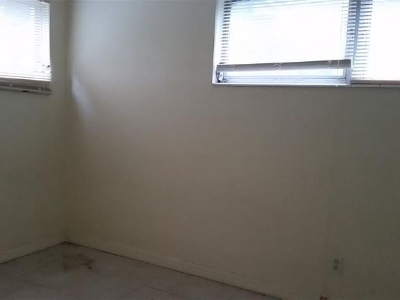 5th image of 3800 18th Ave S #2