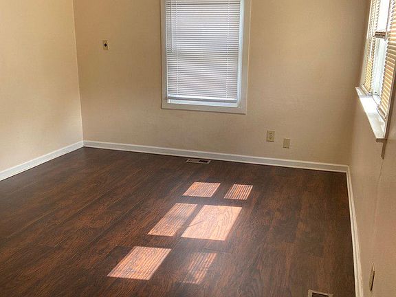 4th image of 326 Ben Hur Ave