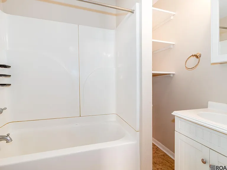 827 E Boyd Dr #C — Photo 18