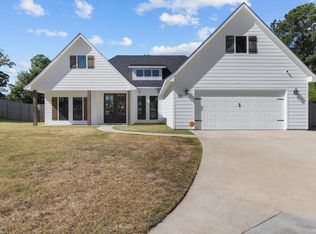 321 Rustic Pines Dr, Lufkin, TX 75904