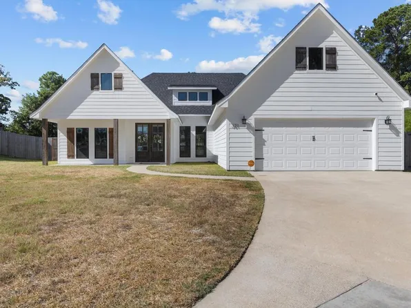 321 Rustic Pines Dr, Lufkin, TX 75904