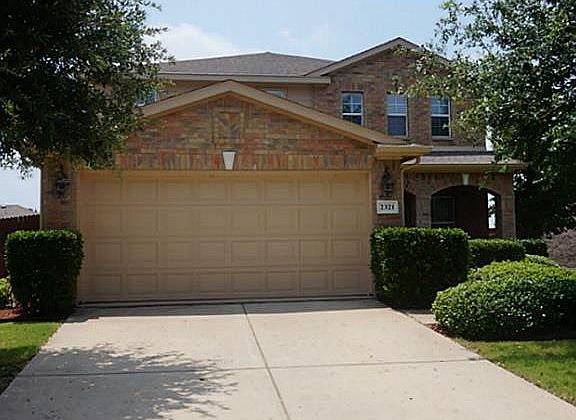3rd image of 2321 Emerald Ln