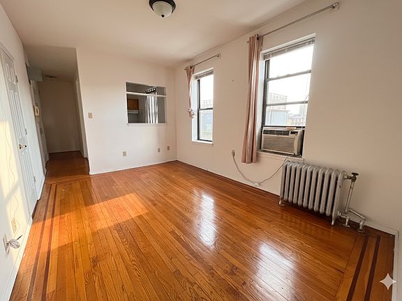 3rd image of 27-08 39th Ave #3F