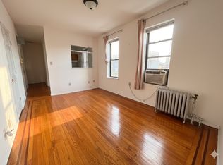27-08 39th Ave #5F, Long Island City, NY 11101