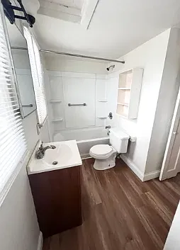 2337Rh — Photo 3