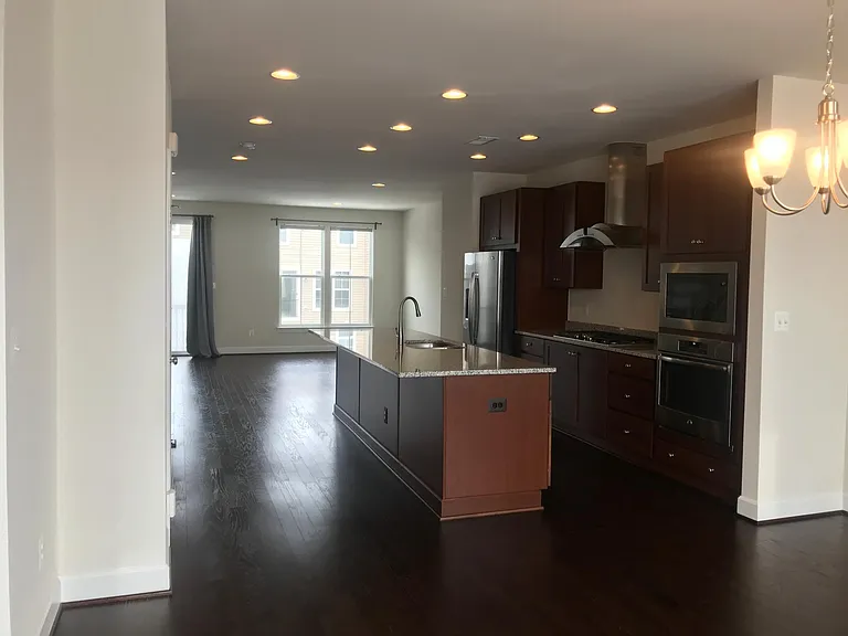 42314 Rockrimmon Ter — Photo 15