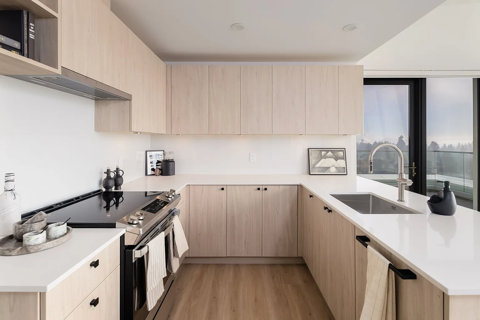 250 E 15th St #Penthouse photo 1