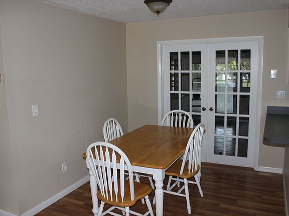 4th image of 179 Shores Blvd