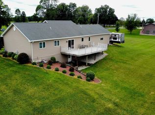 7532 English Lake Rd, Manitowoc, WI 54220