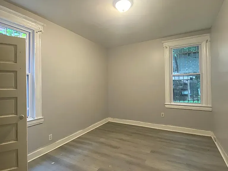 35 Seymour Ave #5C — Photo 3