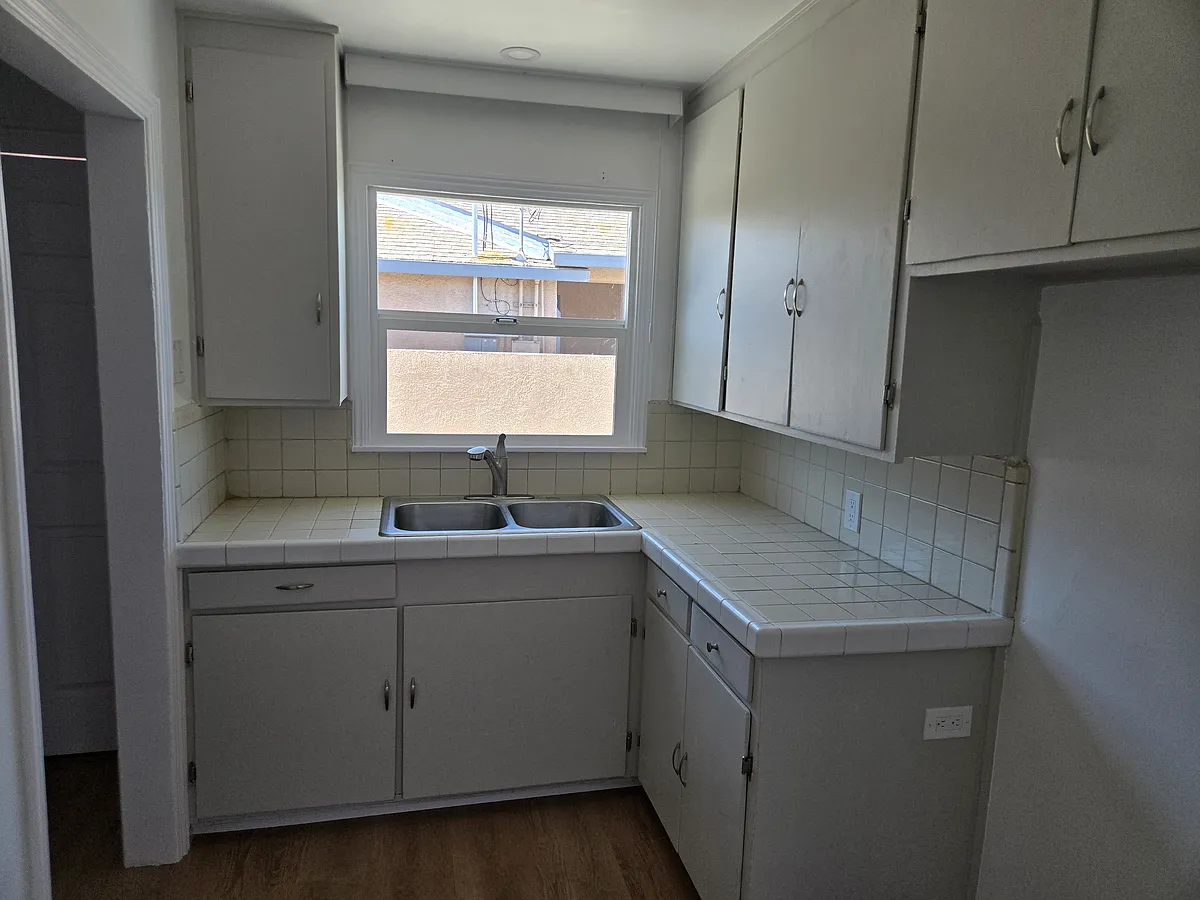 Building Photo - 1514 2nd Ave #1514